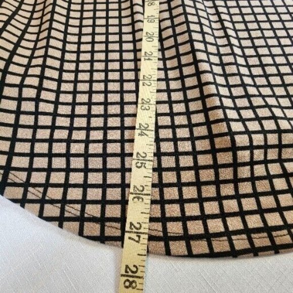 Adrianna Papell Sleeveless Button Down Collar Plaid Black Tan Shirt Sz Medium - Picture 9 of 14